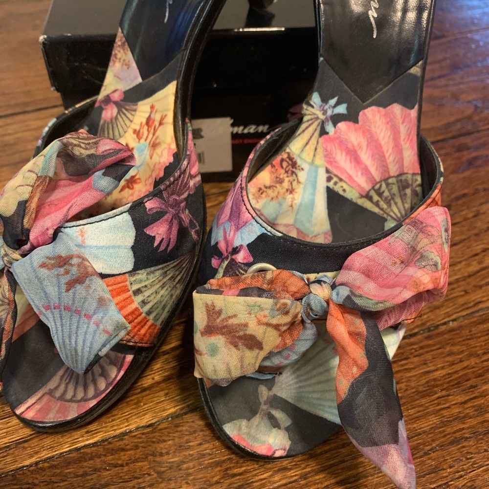 Beverly Feldman Panache Fan Mule, size 9 - Picture 3 of 9